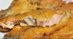 Red fish fillet in mayonnaise-cheese batter