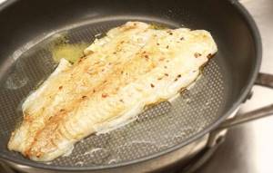 How to fry carp in a frying pan