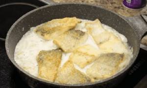 How to fry pike in sour cream