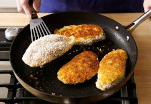 How to cook fish cutlets in a frying pan