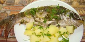 crucian carp steamed with potatoes