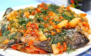 Crucian carp with vegetables