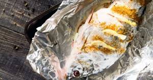 Carp baked in foil in the oven, slow cooker, microwave with potatoes, vegetables, mushrooms, buckwheat, sour cream