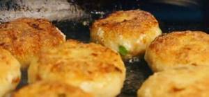 Pike cutlets with lard