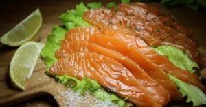 Lightly salted salmon at home. Quick recipe, in brine with dill, whiskey, pink pepper, vodka 
