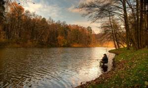 Fishing with a fishing rod in the fall can be exciting