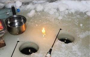 Night fishing for crucian carp from ice