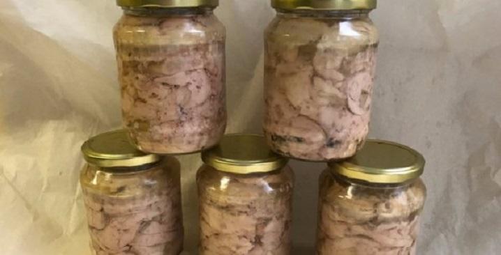 Liver in its own juice in jars