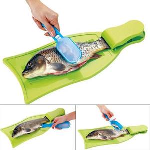 Plastic board for cleaning fish
