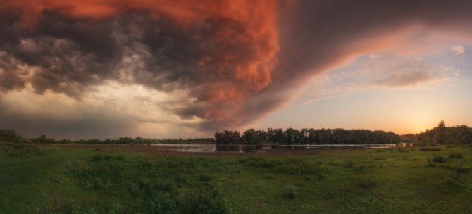 Desna River before a thunderstorm