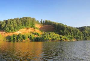 Река Волга днём