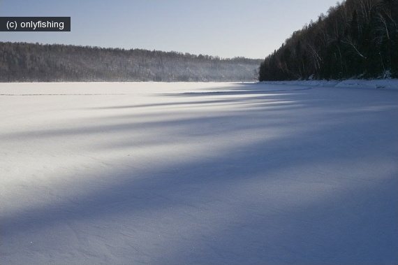 Fishing in winter on the Pavlovsk Reservoir