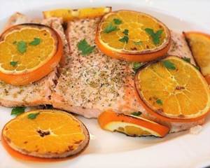 Salmon with oranges in the oven
