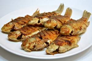 How long does it take to fry crucian carp?