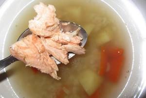 how long to cook salmon head on fish soup