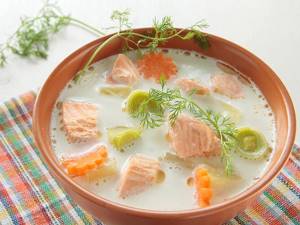 Fish head soup: recipes and cooking nuances