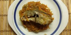 stewed carp with carrots and onions