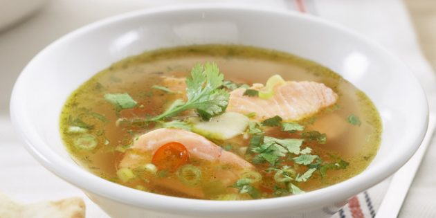 Red fish soup with parsley root: recipe
