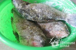 Baked crucian carp with onions photo for recipe 3