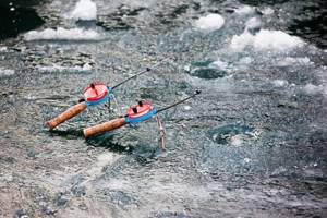 Зимняя рыбалка по первому льду. Фото. Зимние удочки